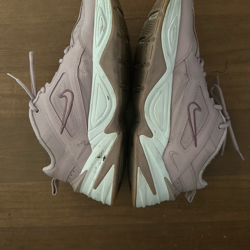 Nike Women's Mauve and White Sneakers